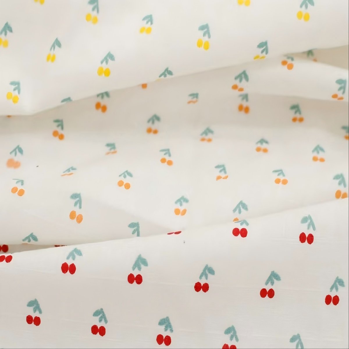 All-cotton cherry printed fabric